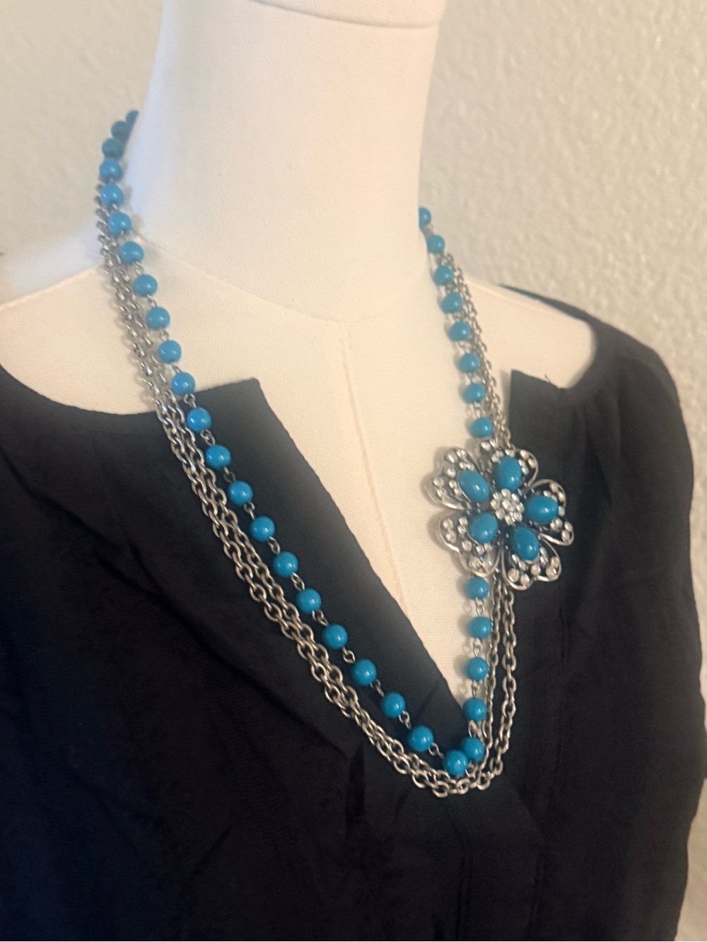 Turquoise Beaded Flower Pendant Necklace - Women Jewelry